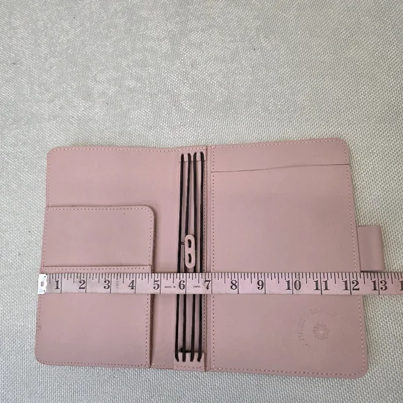 Rare Planner Perfect B6 Wide Daisy Etched Leather TN Cover - Picture 7 of 15